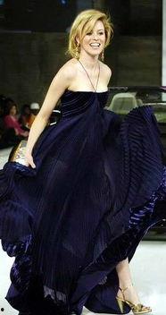 农村明星走秀图片,时尚走秀展现乡村新风采