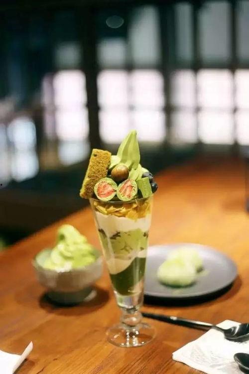 抹茶味的网红冰淇淋,一口咬下满溢清新