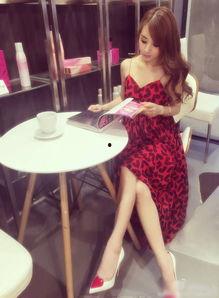 网红私人订制举牌女友,举牌女友背后的甜蜜故事