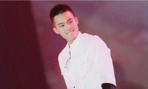 演剧情的帅明星,帅气明星的激情演绎