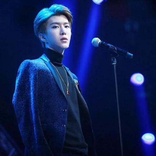 吃瓜小熊范丞丞