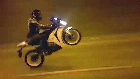 明星隧道摩托车