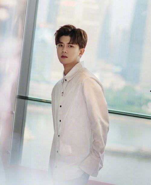 吃瓜星球任嘉伦,吃瓜星球上的璀璨星辉